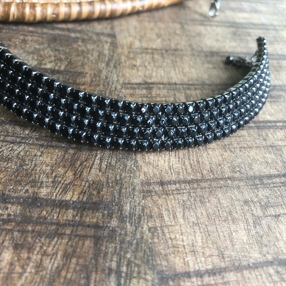 Black chocker necklace - Picture 3 of 5